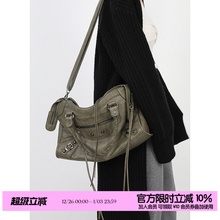 简着 /限定脏脏绿·巴黎铆钉辣妹机车包废土复古大容量手提斜挎包