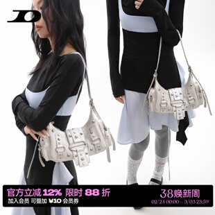 简着25AW新品 原创 贝烟银白蛇皮纹铆钉单肩腋下包 斜挎2用机车包