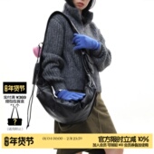 简着 宽肩带褶皱多挂扣软皮牛角斜挎饺子包 黑色 原创 塔塔皮耶