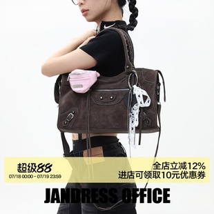 限定麂皮绒·棕色巴黎铆钉辣妹机车包 简着 复古通勤单肩斜挎包