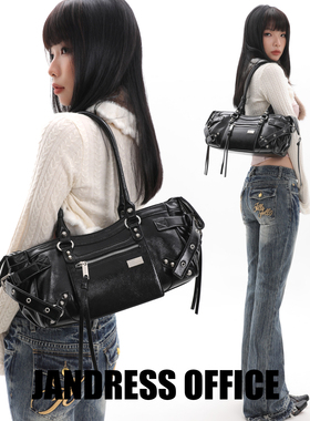 简着26SS 原创  霍克斯黑德 黑色复古铆钉辣妹机车包拉链腋下包