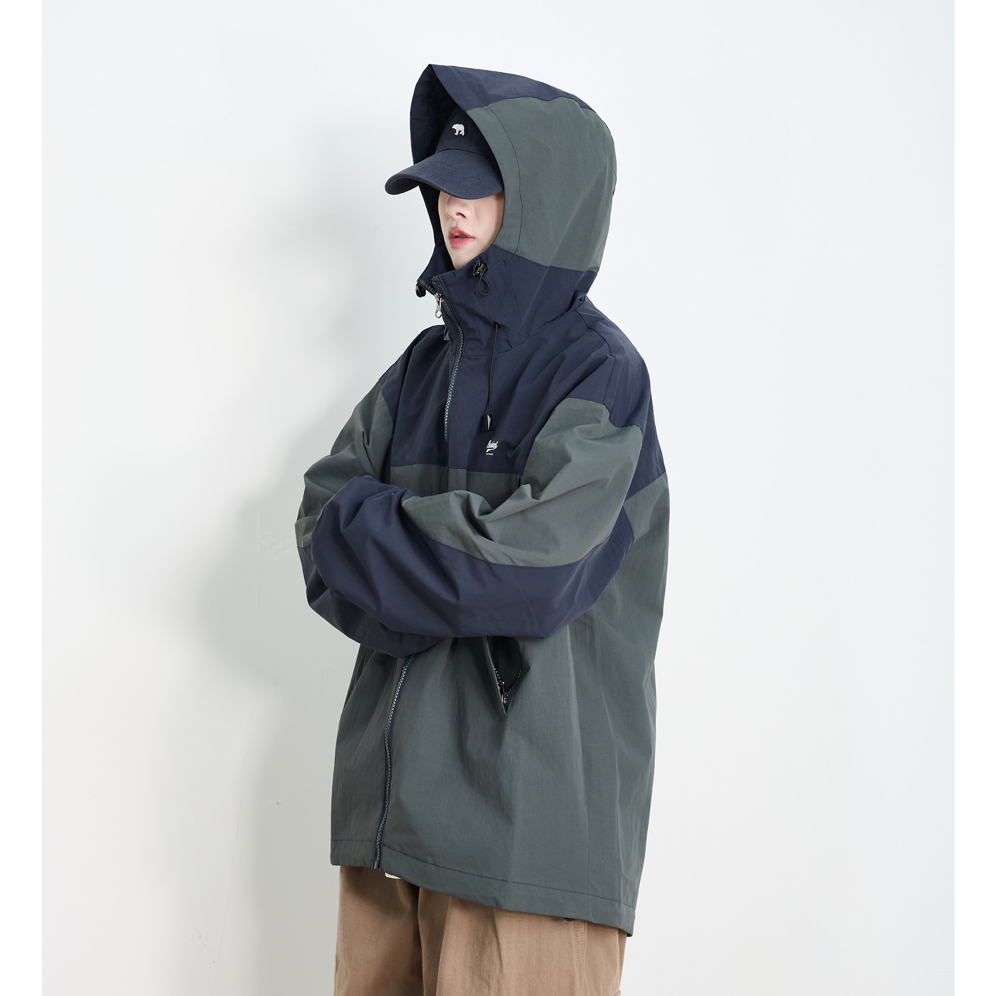 春秋薄款户外运动连帽拼色夹克男女潮流百搭防泼水工装冲锋衣外套