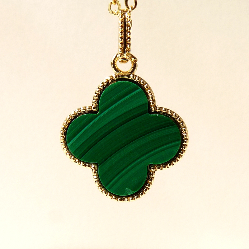 天然孔雀石四叶草项链吊坠特惠中