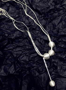 银色拉丝金属圆球流苏多层项链