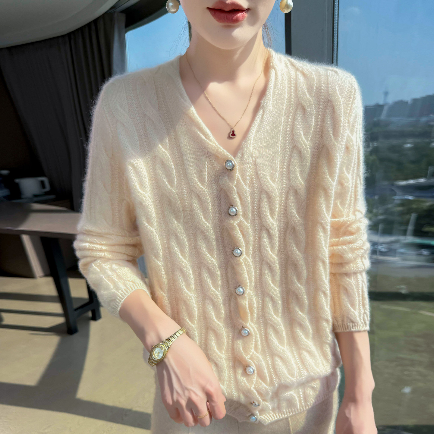 100%纯山羊绒开衫女士V领珍珠扣毛衣外套秋冬韩版麻花纹针织上衣