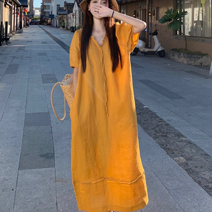 大码女装胖mm多巴胺宽松遮肉V领灯笼袖亚麻连衣裙减龄显瘦休闲裙