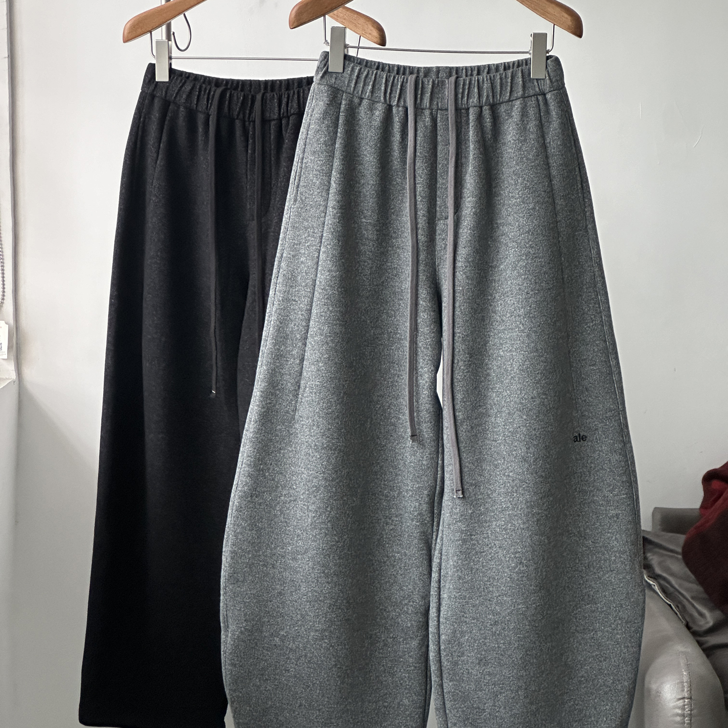 欧货女装时尚洋气个性特色字母刺绣弯刀裤加绒加厚抽绳休闲卫裤冬