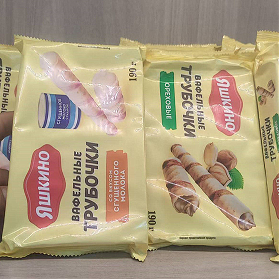 俄罗斯进口KDV鸡蛋牛奶炼乳巧克力味夹心威化饼干蛋卷网红零食品
