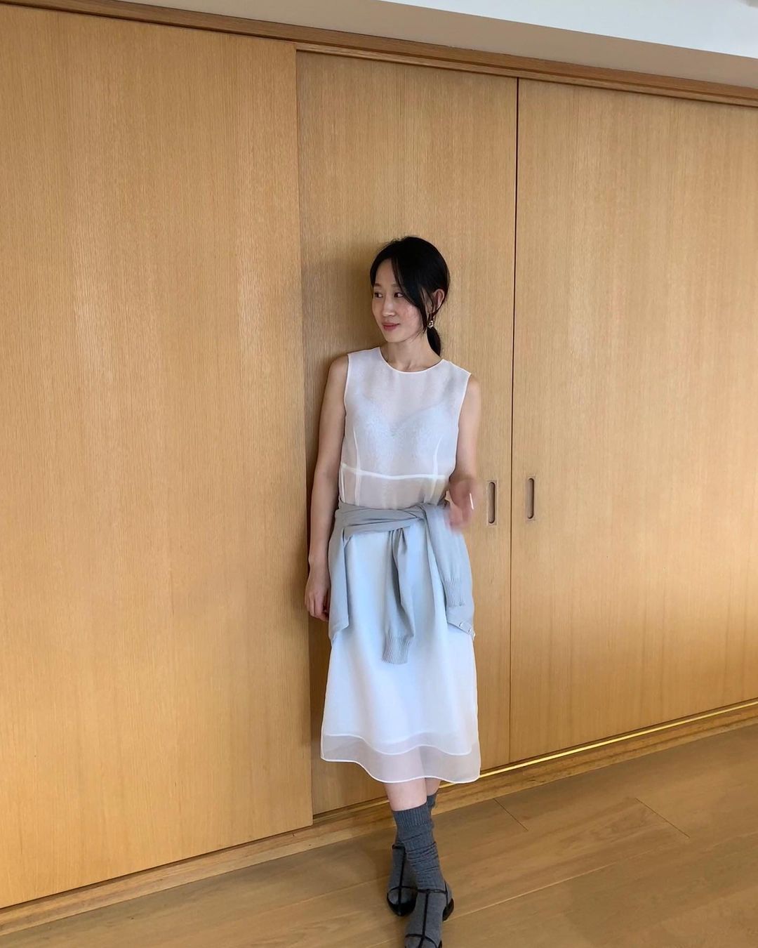 白色轻薄连衣裙女百搭