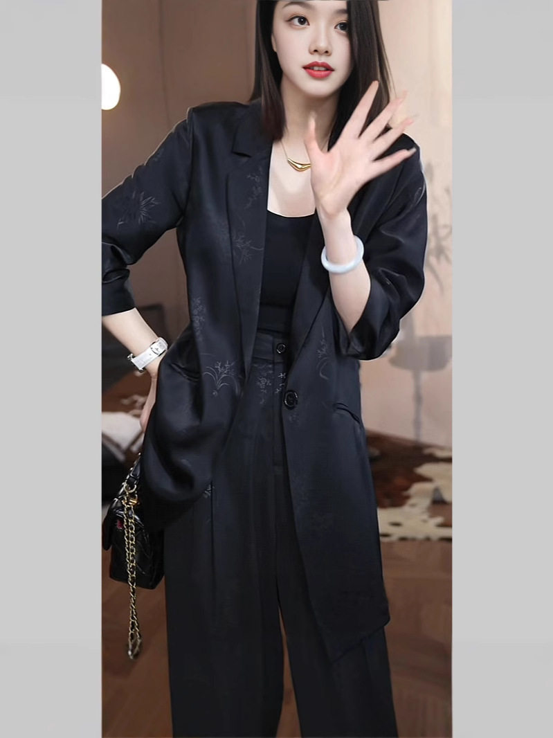 大码时尚缎面提花气质白色西服阔腿裤套装女胖mm宽松显瘦两件ol夏