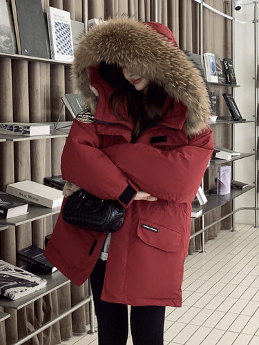 胖MM加肥大码200斤减龄收腰时尚防风保暖加厚貉子毛领羽绒服冬季