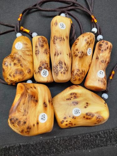 太行崖柏手把件陈化料满瘤疤骨料虎皮纹红黑油天然随形壶手握器