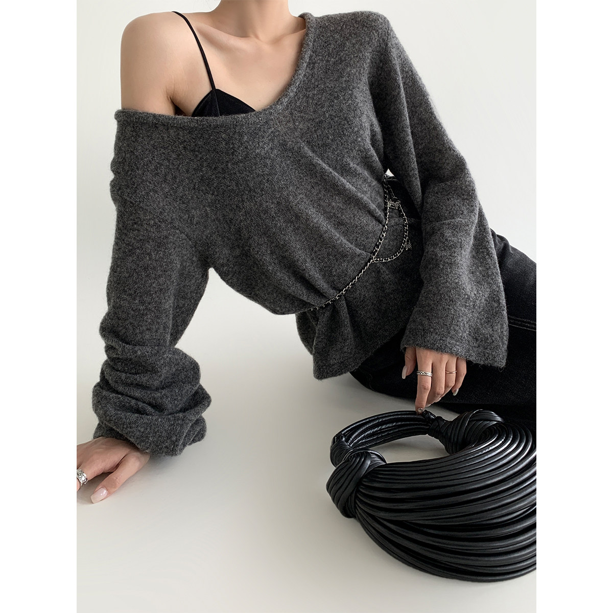 PAPERLLL辛间 慵懒自洽 羊毛宽松针织罩衫女V领百搭长袖穿搭上衣,女装/女士精品,毛衣,淘宝优惠券,粉丝福利购,淘宝优惠卷