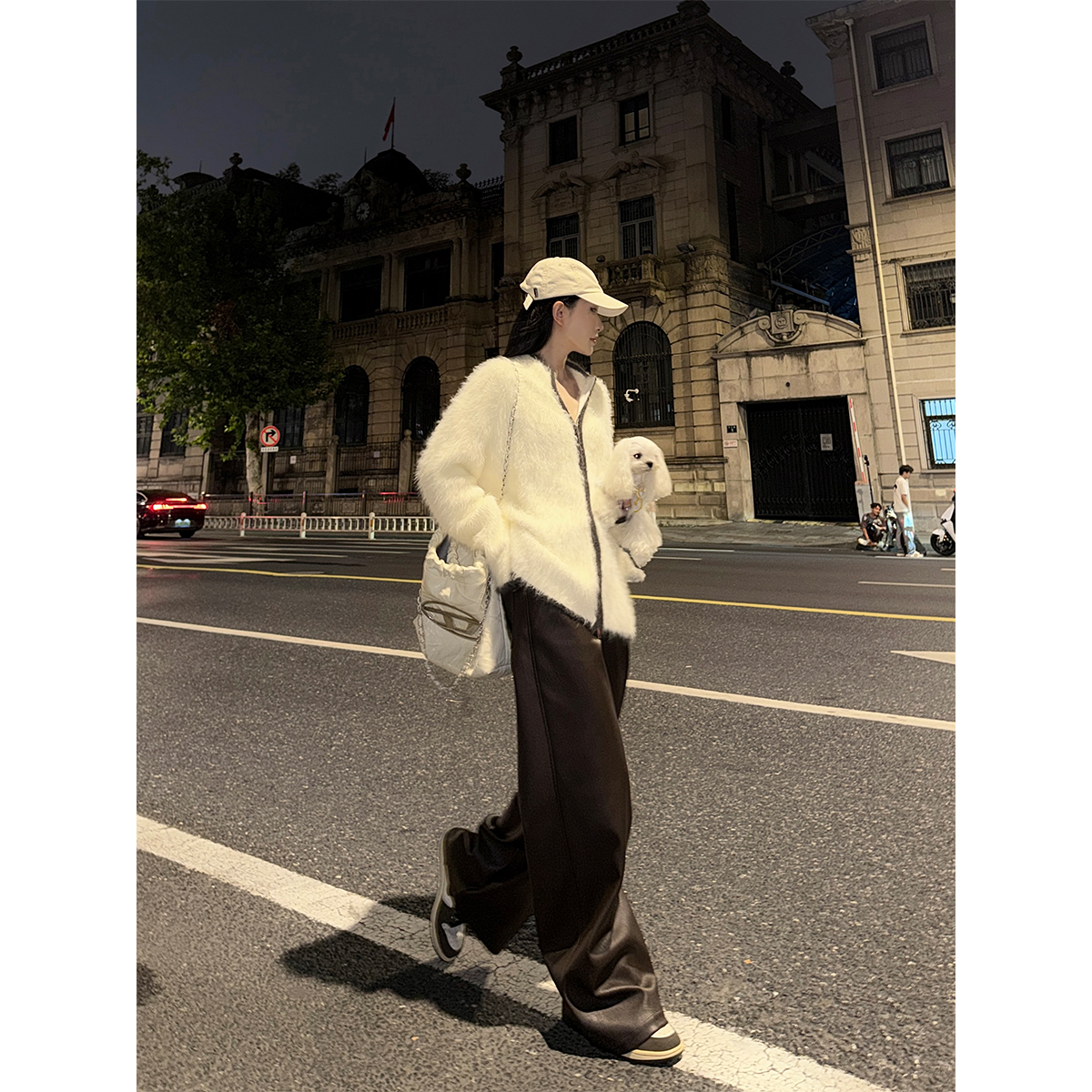 PAPERLLL辛间 松弛直线 简约直筒扩版哑光PU皮裤女秋冬复古阔腿裤