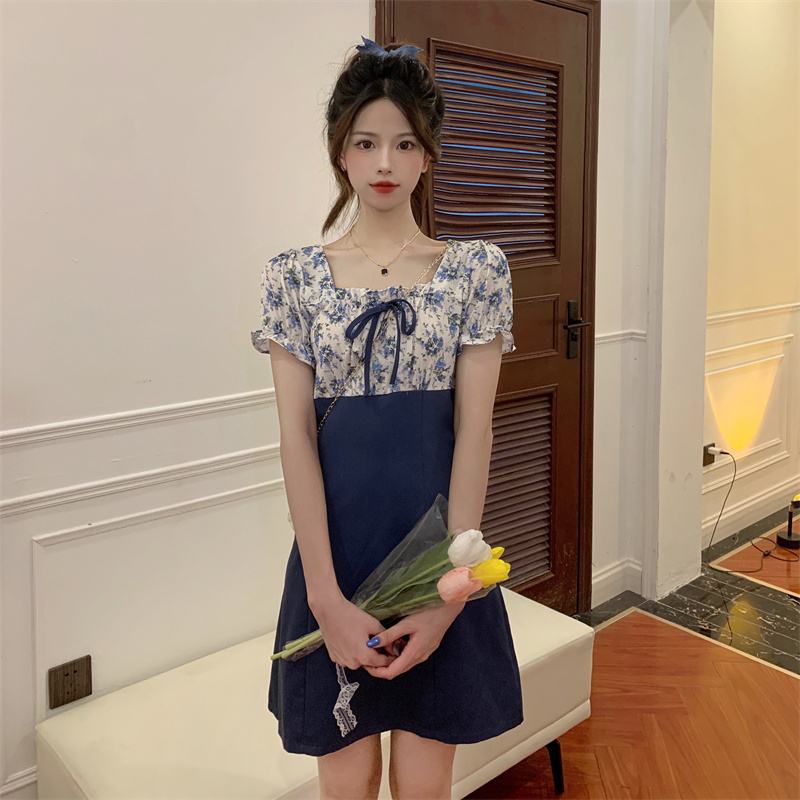 Real shot and real price Korean style dress with thin square collar and foam sleeve stitching