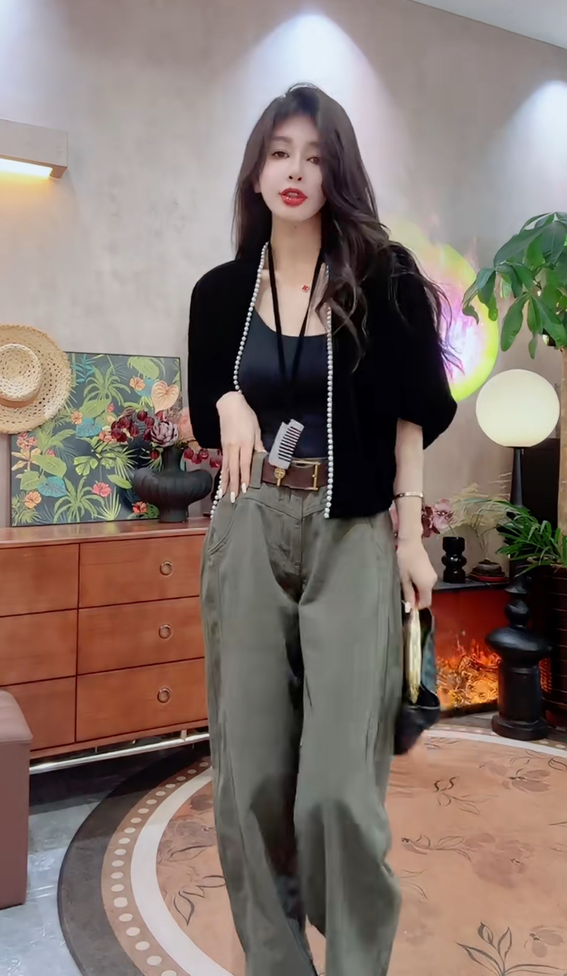 欧货时尚真丝绒珍珠宽松蝙蝠袖短外套女2025春秋显瘦开衫外搭上衣