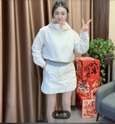 2026早春季时尚两件套装女式冲锋衣外套户外休闲宽松洋气上衣短裤