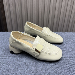 断码处理头层牛皮粗跟单鞋女34码2025新款浅口一脚蹬舒适小皮鞋女