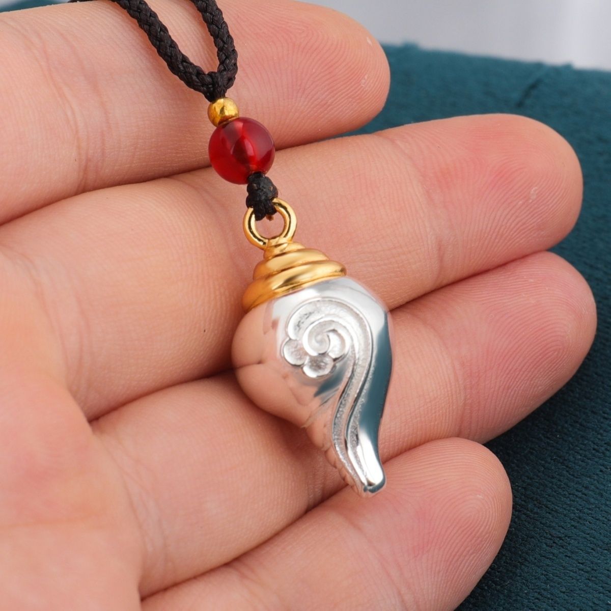 藏式新款铜质右旋海螺噶乌瓶项链