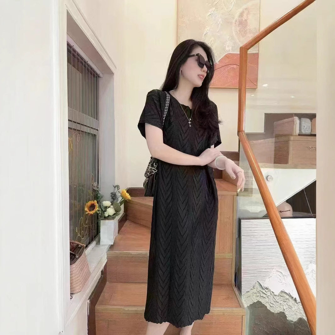 夏季新款感气质宴会礼服裙大码褶皱显瘦优雅连衣裙女优质日韩新潮