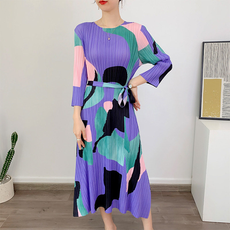 褶皱系带七分袖印花连衣裙春装新款宽松大码长裙压褶女装优质日韩
