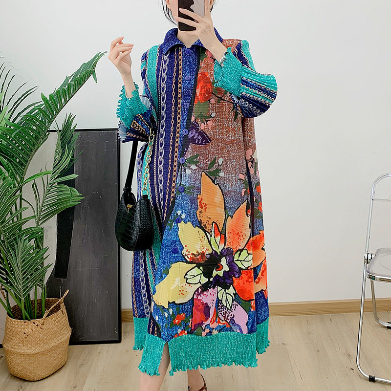 印花翻领长款风衣外套女春秋款时尚宽松大码系带印花显瘦褶皱开衫