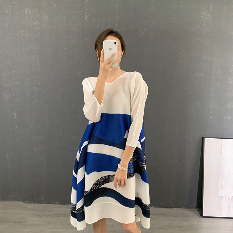 百合褶皱白色拼条连衣裙春夏新款洋气打底裙宽松胖mm大码女装优质