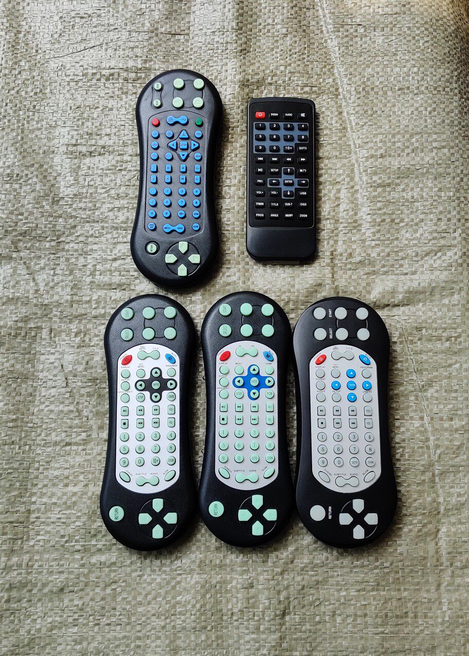 EUROVISION 자동차 범용 자동차 외부 머리 받침 천장 DVD 게임 컨트롤러 통합 원격 제어