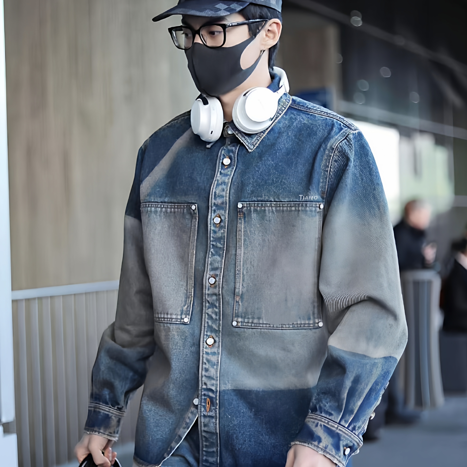 王鹤棣同款字母珍珠扣牛仔外套