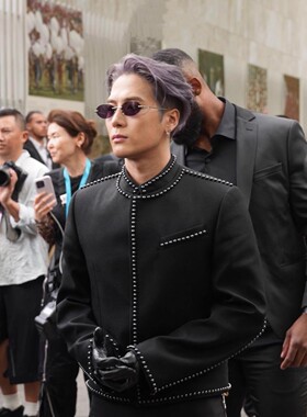王嘉尔走秀场同款钉珠外套男士立领柳丁设计重工气质短款夹克外套