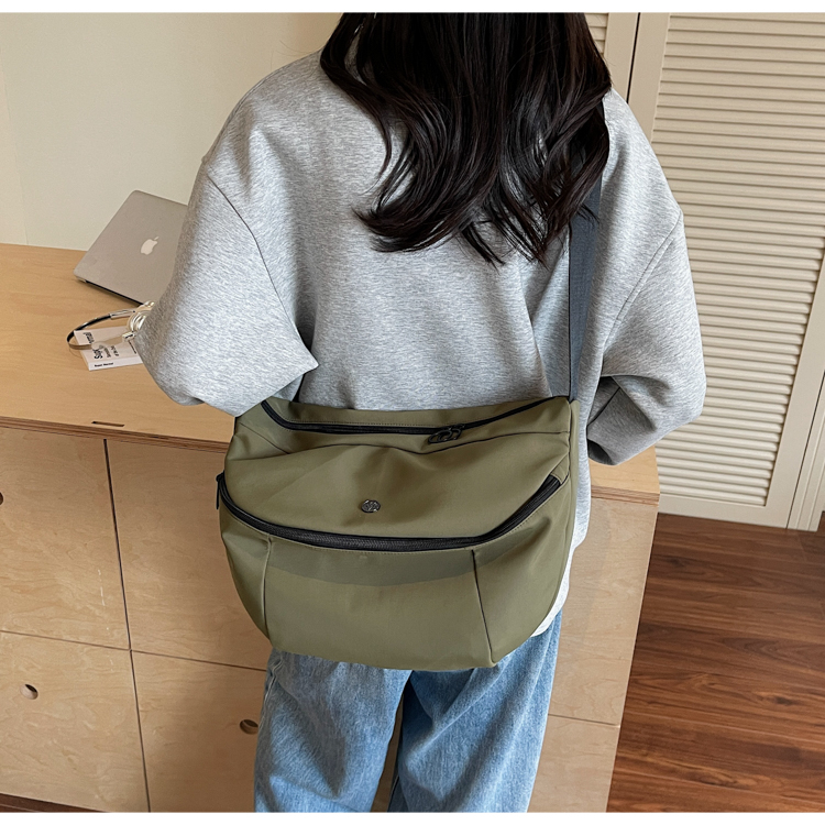 包包女2025新款马鞍包轻便防水斜挎包尼龙帆布单肩包胸包休闲背包