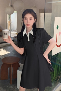 法式俏皮减龄撞色Polo领连衣裙女2025夏季新款韩版收腰显瘦短裙子图片