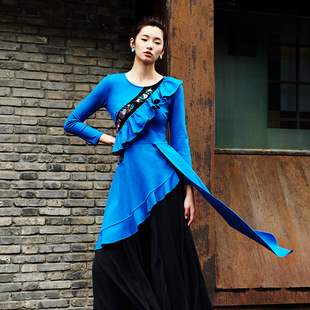 此岸歌声*原创-松石蓝绣花不规则罗马布上衣  丹书铁券（售完即止