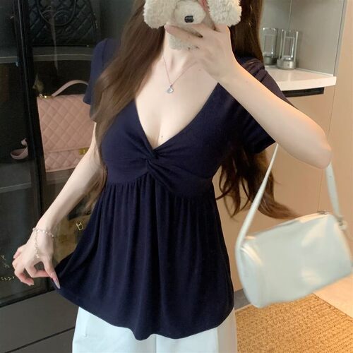 胖mm大码300斤纯欲风V领扭结收腰遮肉短袖T恤女夏设计感显瘦小衫