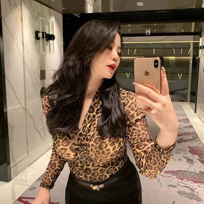 胖mm特大码300斤豹纹深v领长袖t恤女春秋内搭打底衫性感轻熟上衣