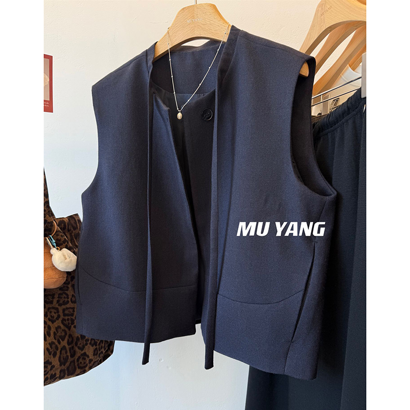 胖mm特大码250斤双带子西装马甲马夹女春秋款休闲无袖短外套上衣