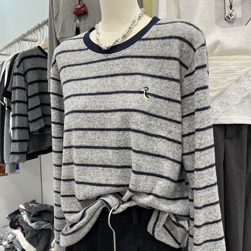 胖mm特大码300斤撞色条纹长袖T恤上衣女春秋款企鹅刺绣内搭打底衫