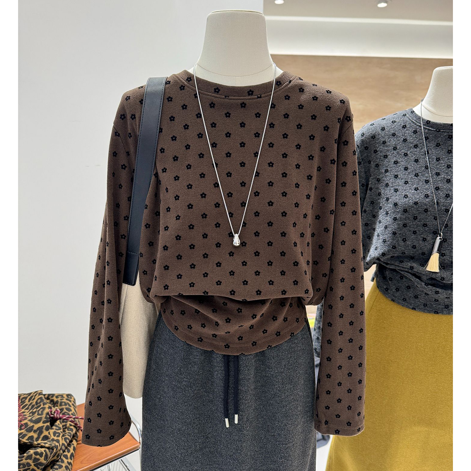 胖mm特大码300斤满印小花朵德绒磨毛宽松保暖打底衫长袖T恤女秋冬