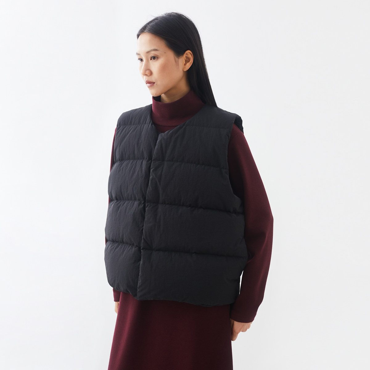 女士轻盈保暖短款羽绒马甲 小鱼秋冬无袖廓形百搭白鹅绒背心外套