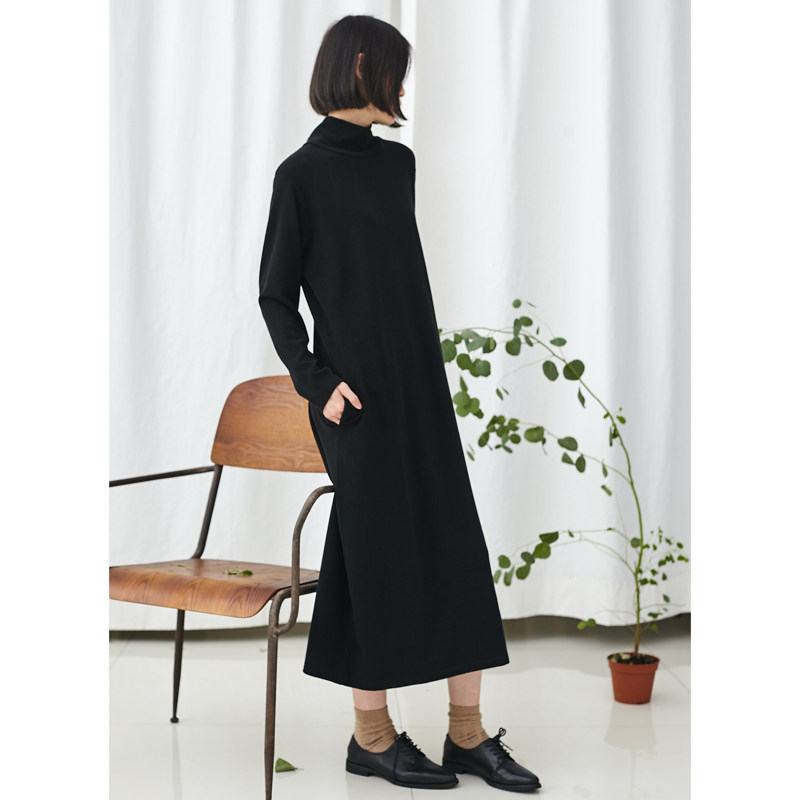 瑕疵折 / 宽松显瘦半高领连衣裙冬季长裙女黑色长袖针织打底裙子