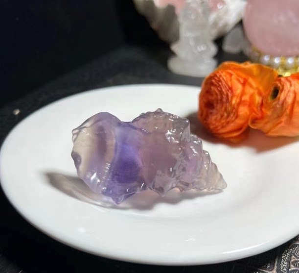 천연 보라색 형석 조가비 조각된 절묘하고 아름다운 크리스탈 새 제품