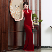 走秀旗袍江南春天2025年新款 酒红色加厚丝绒复古表演服改良礼服女