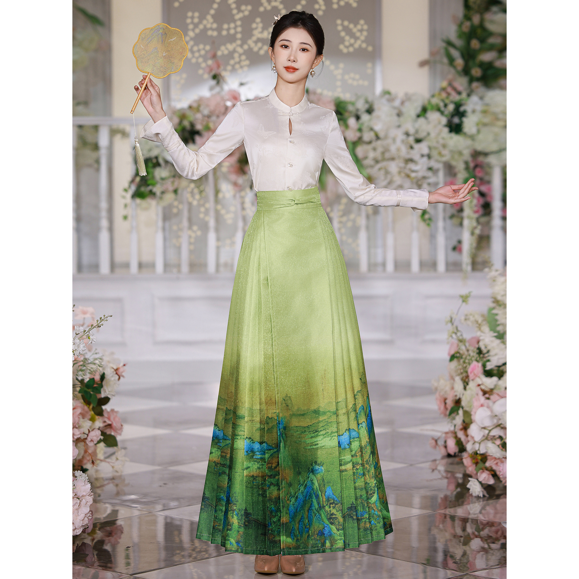新中式绿色千里江山马面裙2025年新款汉服半身裙舞台走秀表演服女