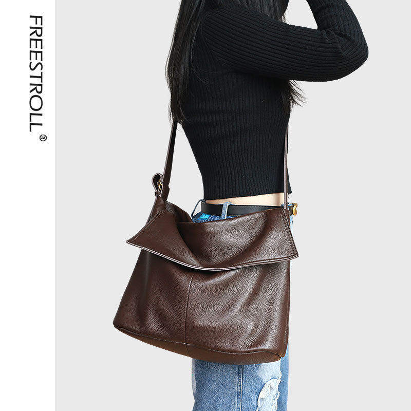 休闲时尚大包单肩斜挎包大容量旅行头层牛皮女包软皮翻盖复古旅游,箱包皮具/热销女包/男包,托特包,淘宝优惠券,粉丝福利购,淘宝优惠卷