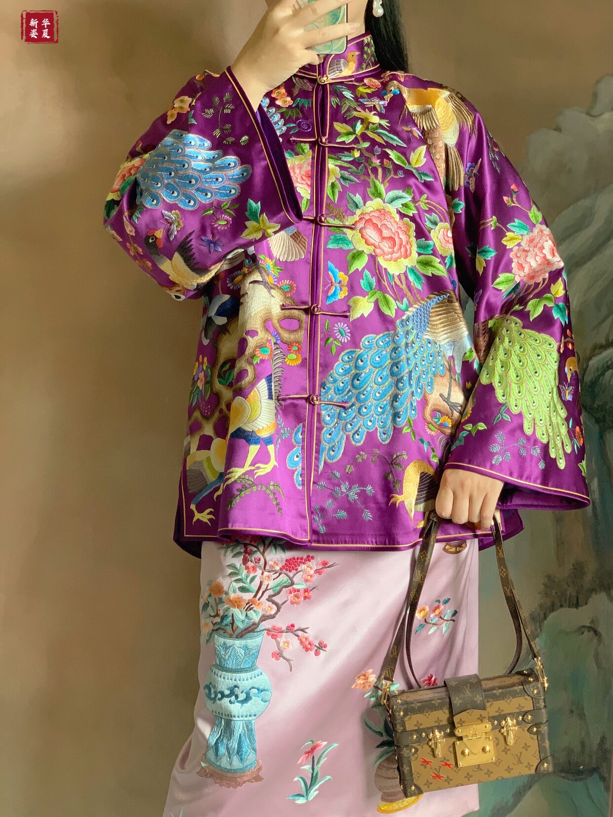 中国风复古紫禁城娘娘款葡萄紫真丝纯手工苏绣京绣百鸟图旗袍外套