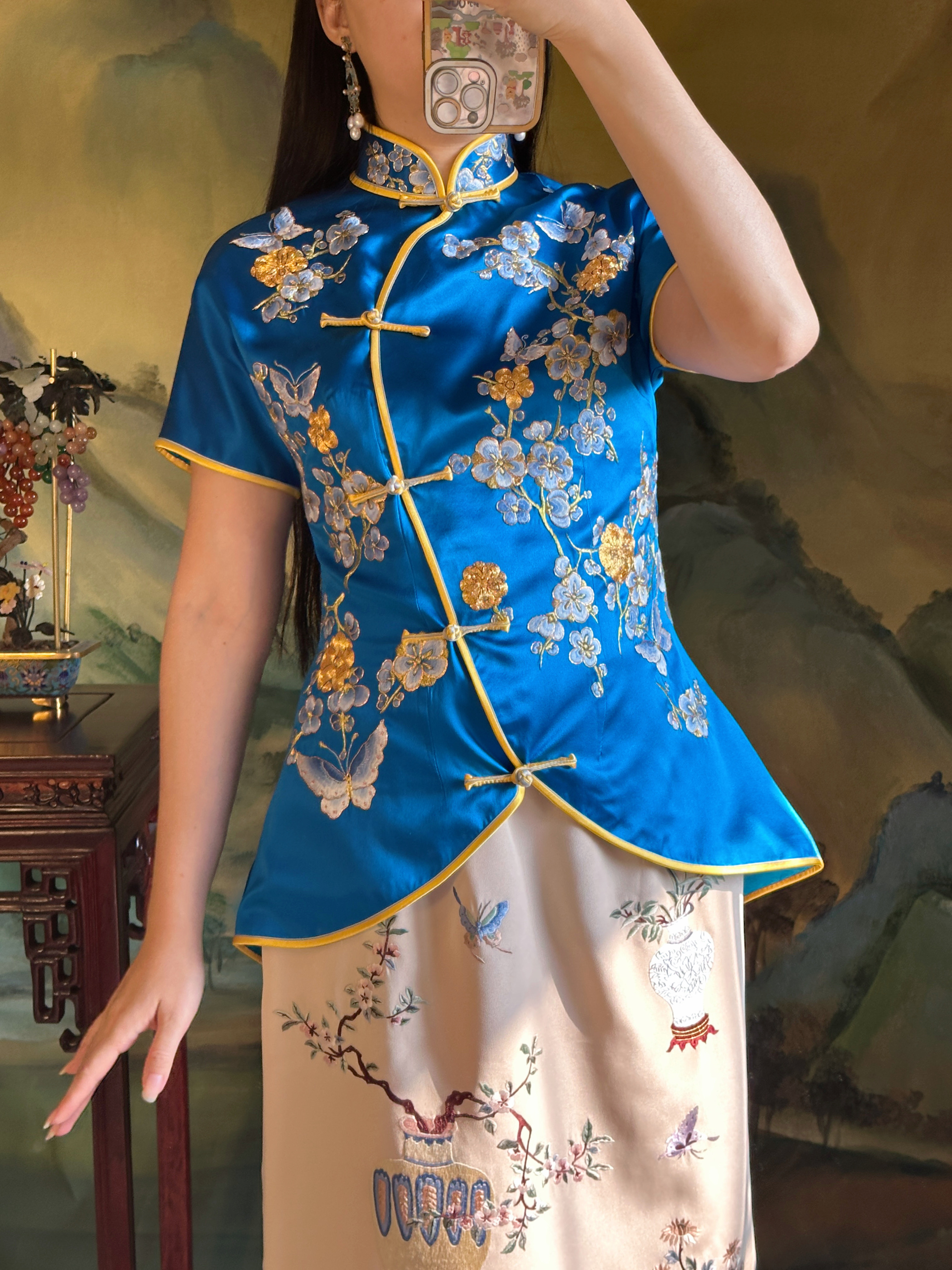 新中式国风复古湖蓝真丝手工苏绣盘金绣蝴蝶樱花旗袍燕尾式马甲女