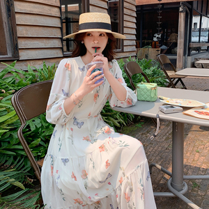 甜美碎花收腰连衣裙女春夏2025新款少女风穿搭独特漂亮高级感长裙图片