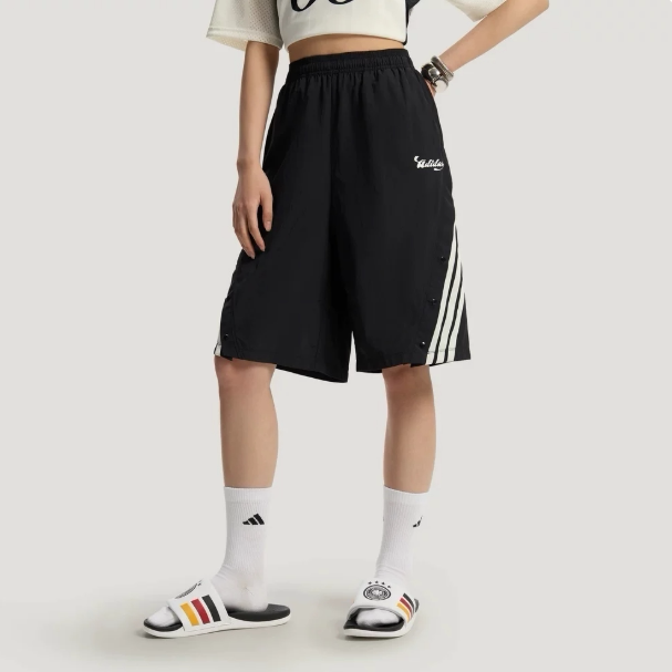 Adidas阿迪达斯正品新款夏季女款休闲运动跑步宽松印花短裤KZ2393