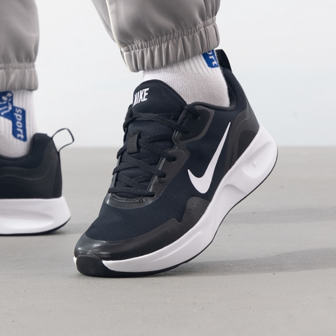 Nike耐克男子跑步鞋轻便透气百搭
