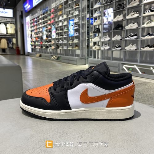 Nike耐克大童透气运动篮球鞋